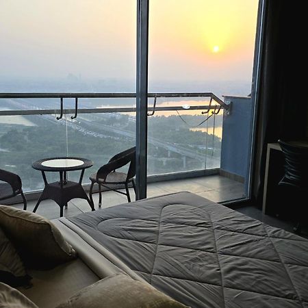 Готель The Luxe Living Нойда Екстер'єр фото