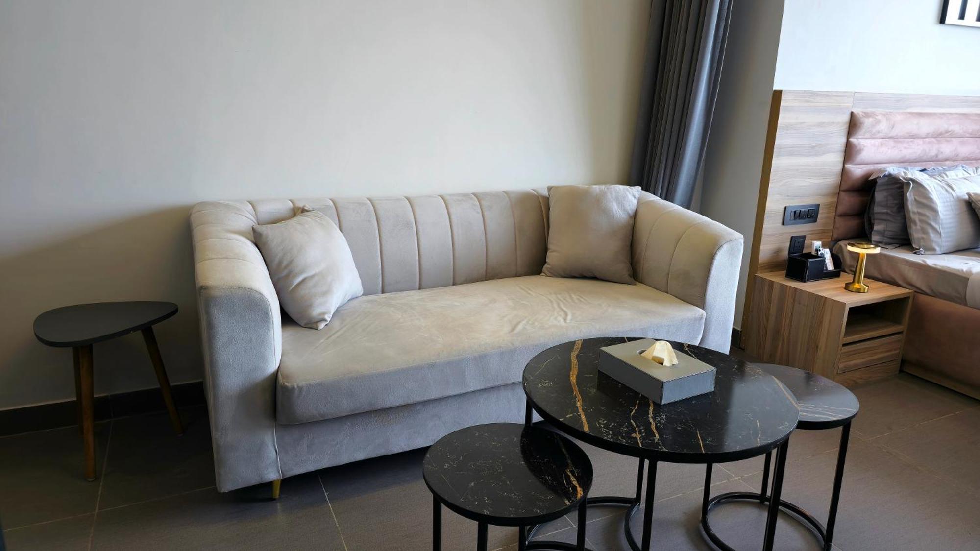 Готель The Luxe Living Нойда Екстер'єр фото