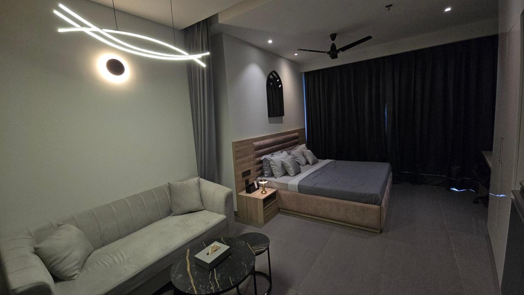Готель The Luxe Living Нойда Екстер'єр фото